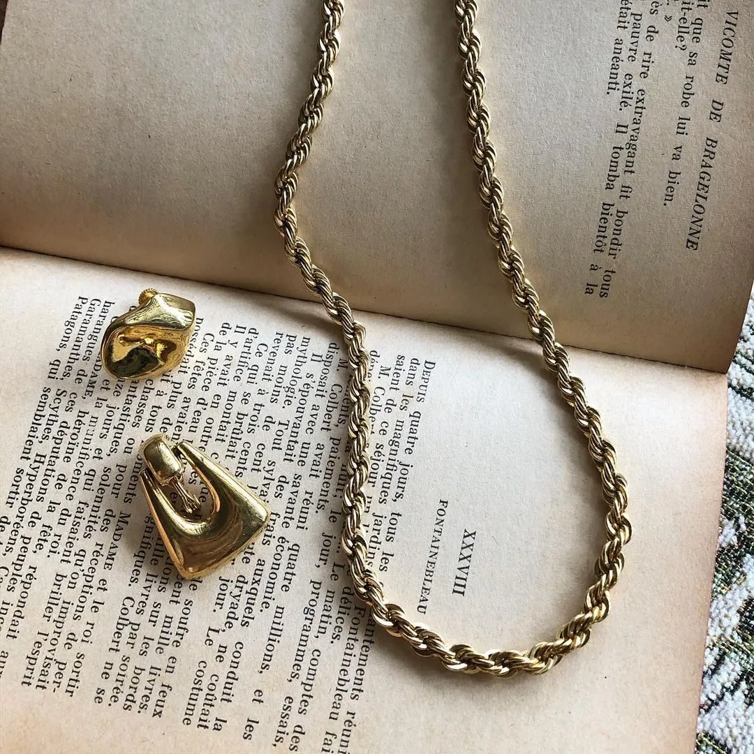 Những món trang sức vintage được ưa chuộng