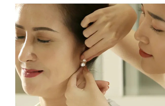 Các Loại Trang Sức Phù Hợp Với Mẹ và Phụ Nữ Trung Niên