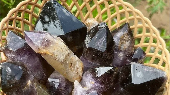 Ý Nghĩa của Đá Quý Emerald trong Phong Thuỷ