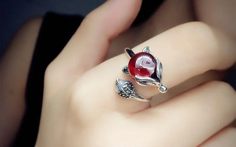 Hồng Ngọc - Biểu Tượng Của Tình Yêu Và Sự Thuần Khiết